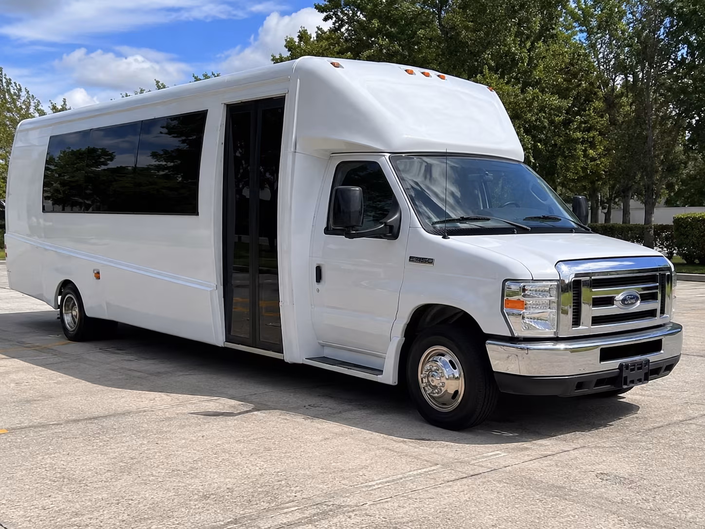 bus rentals for irvine company off sites team events and post convention outings