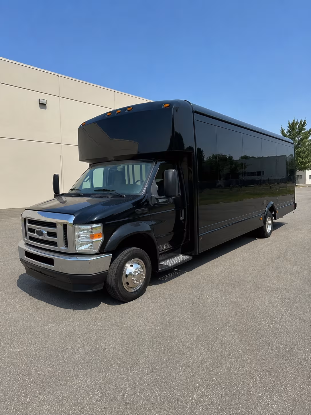party buses and charter buses to honda center games and concerts in anaheim