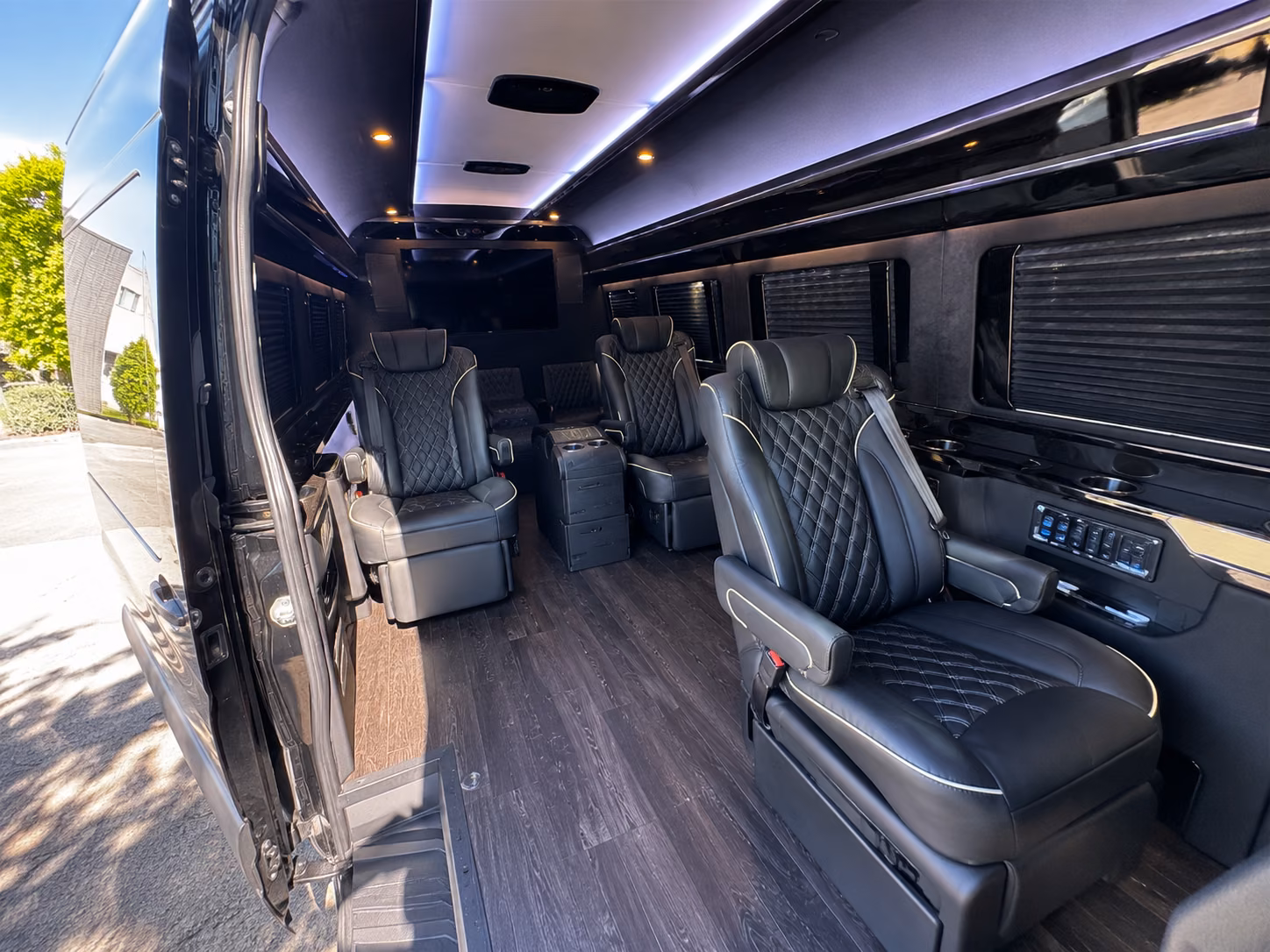reserve transportation for your next corporate event 3